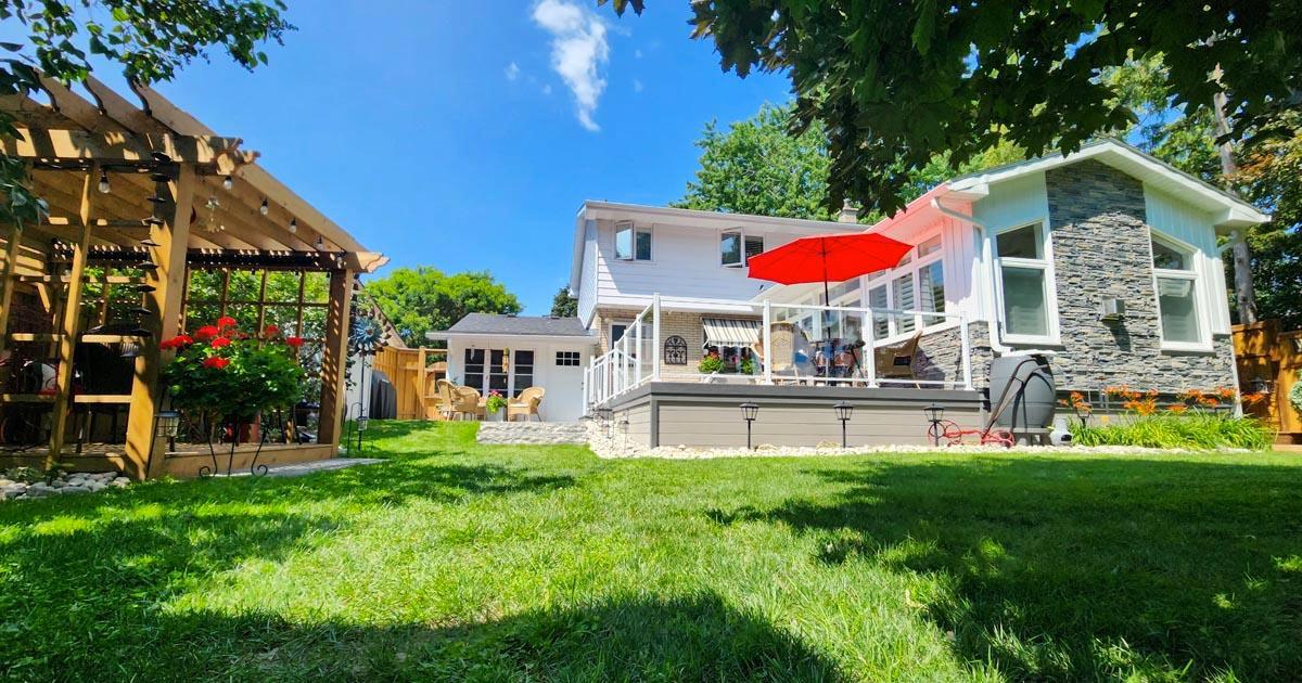 Summer Oasis: Creating the Ultimate Deck for Relaxation and Entertainment